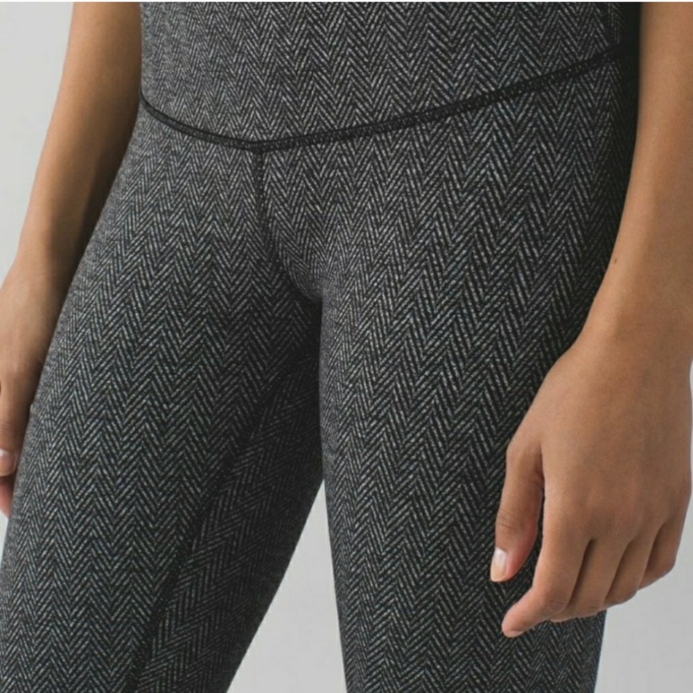Lululemon Wunder Under leggings